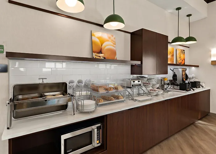 Hotel Comfort East Broad 4*