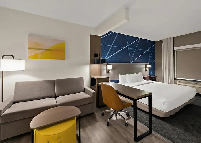 Hotel Comfort East Broad 4*